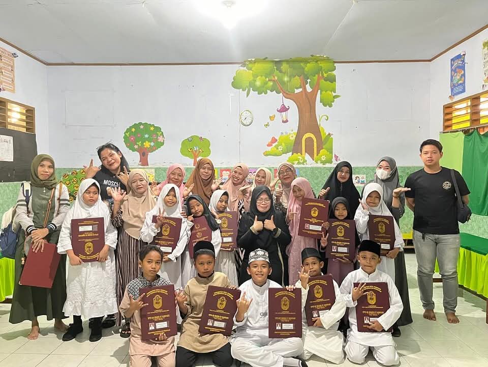 Penyerahan Penghargaan Prestasi Siswa